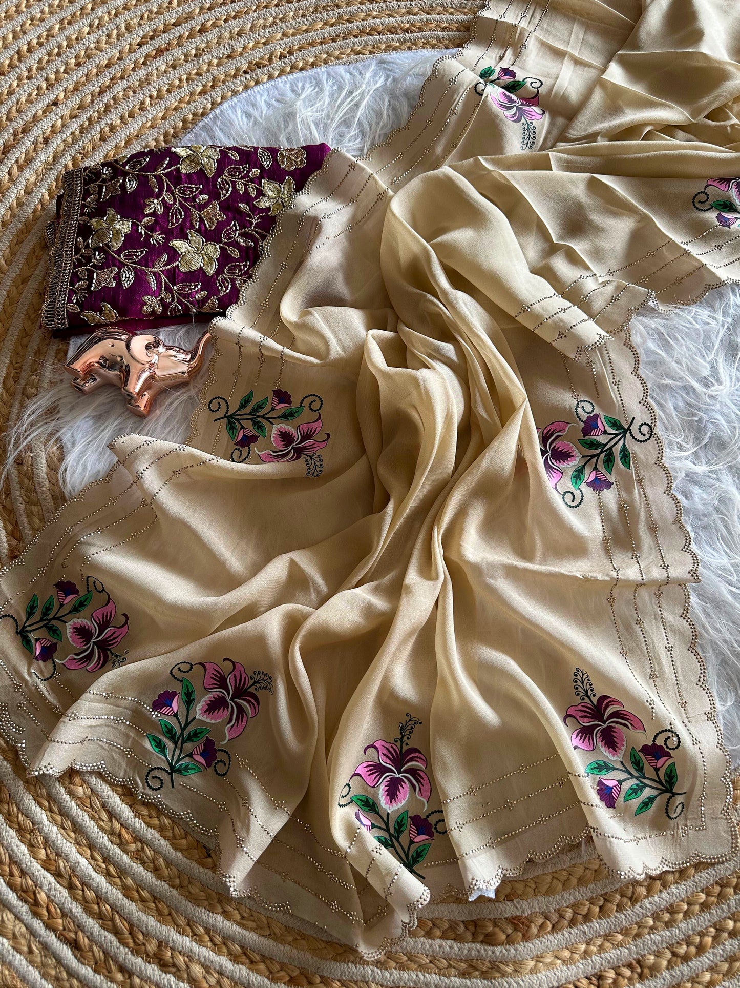 Z999 Off- white shipping geogrette saree with blouse